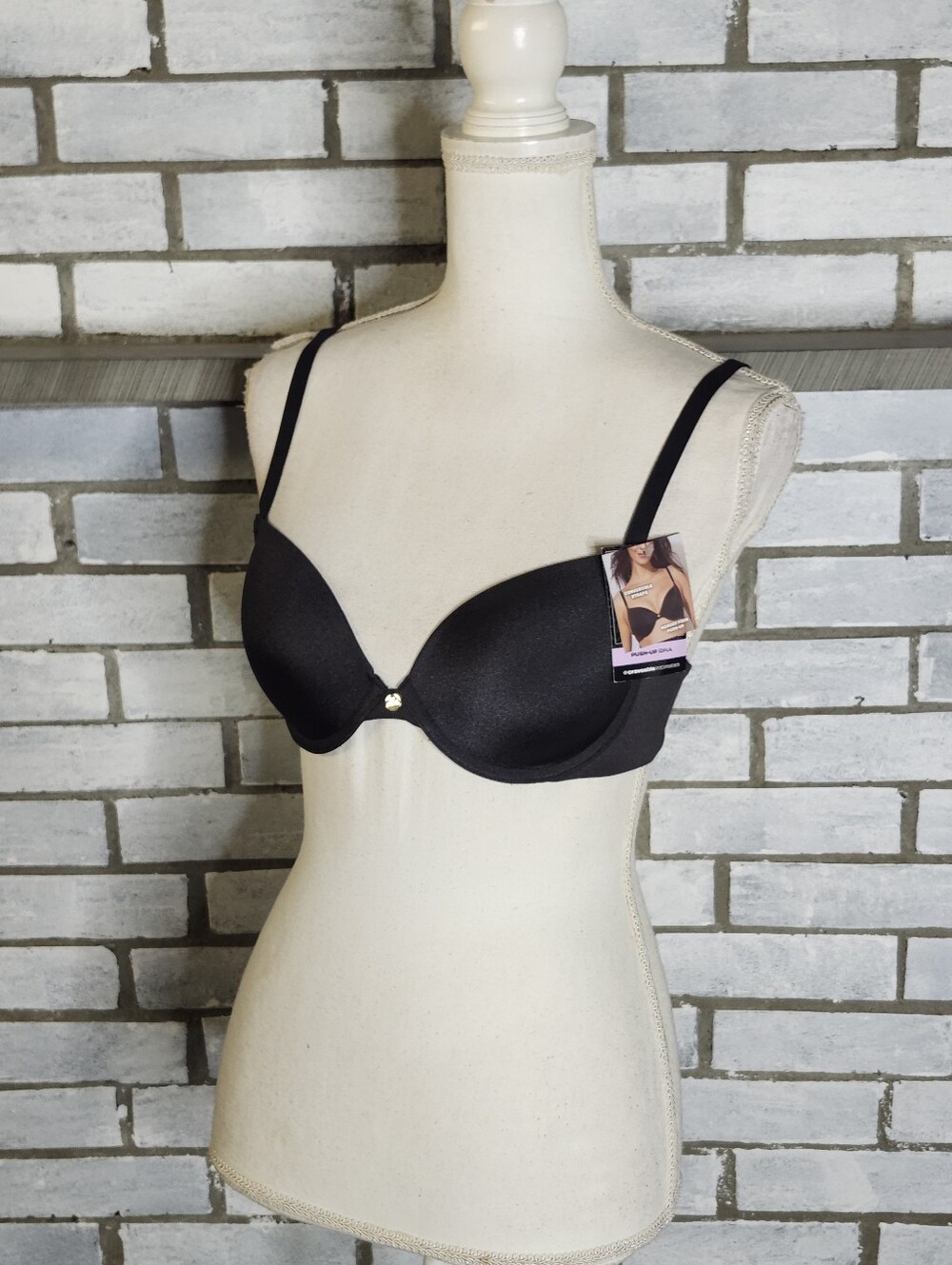 • NWT Maidenform Basically Sexy Push Up Bra Size 34A Black Convertible Straps